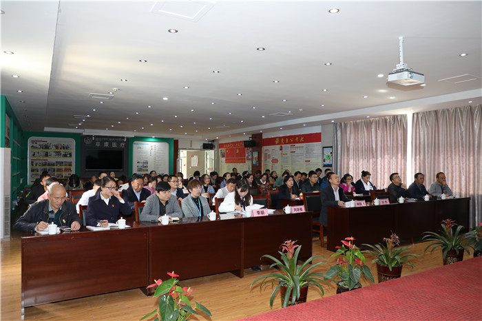 西藏阜康醫(yī)療黨委積極開(kāi)展“不忘初心、牢記使命”主題教育和“不忘合作初心，繼續(xù)攜手前進(jìn)”主題教育